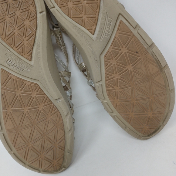 Earth Razzle Gold Strappy Leather Comfort Sandals Women's Size 6 - Picture 11 of 12